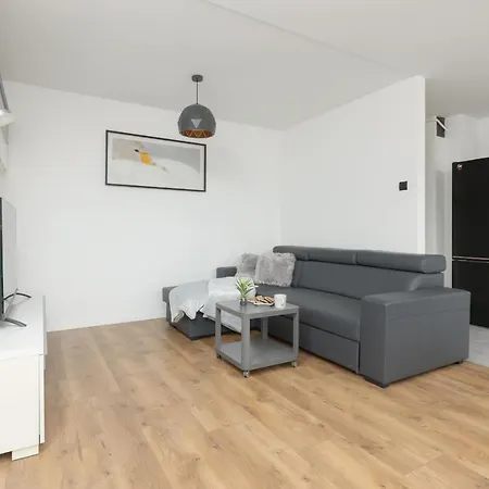 Apartment Ochota Spacious With Parking By Renters Warsaw