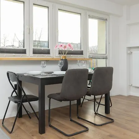 Ochota Spacious With Parking By Renters Warsaw