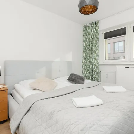 Ochota Spacious With Parking By Renters * Warszawa