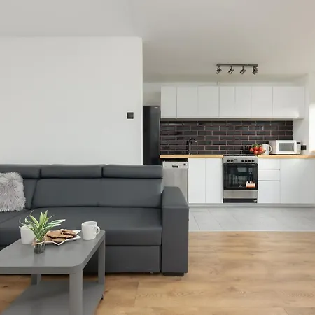 Ochota Spacious With Parking By Renters Warsaw